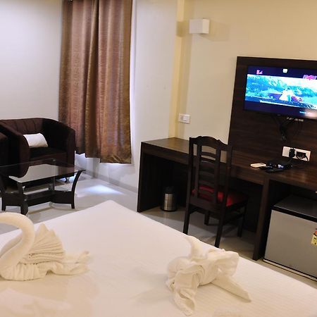 Royal Inn Khandwa Zewnętrze zdjęcie