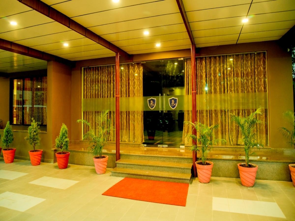Royal Inn Khandwa Zewnętrze zdjęcie