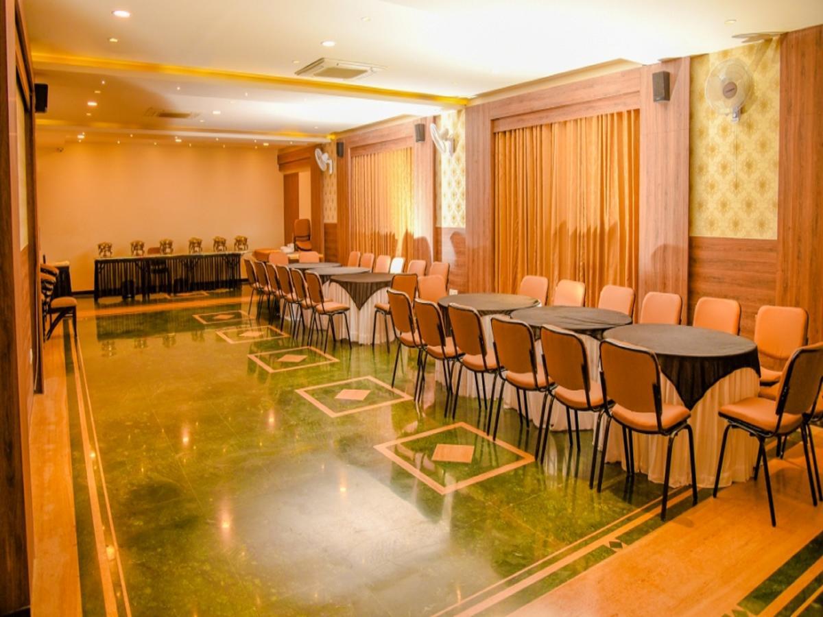 Royal Inn Khandwa Zewnętrze zdjęcie