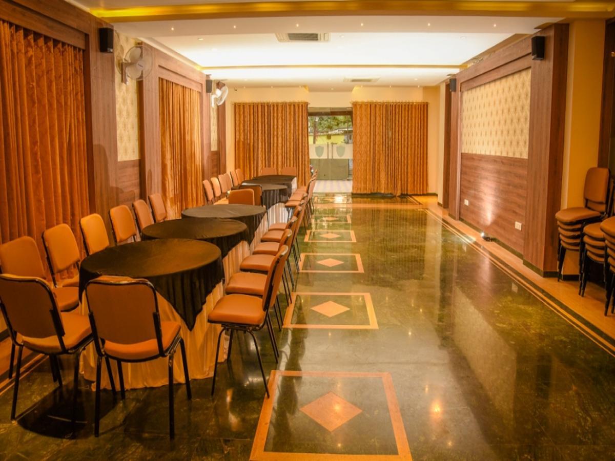 Royal Inn Khandwa Zewnętrze zdjęcie
