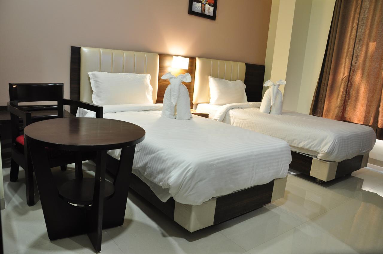 Royal Inn Khandwa Zewnętrze zdjęcie