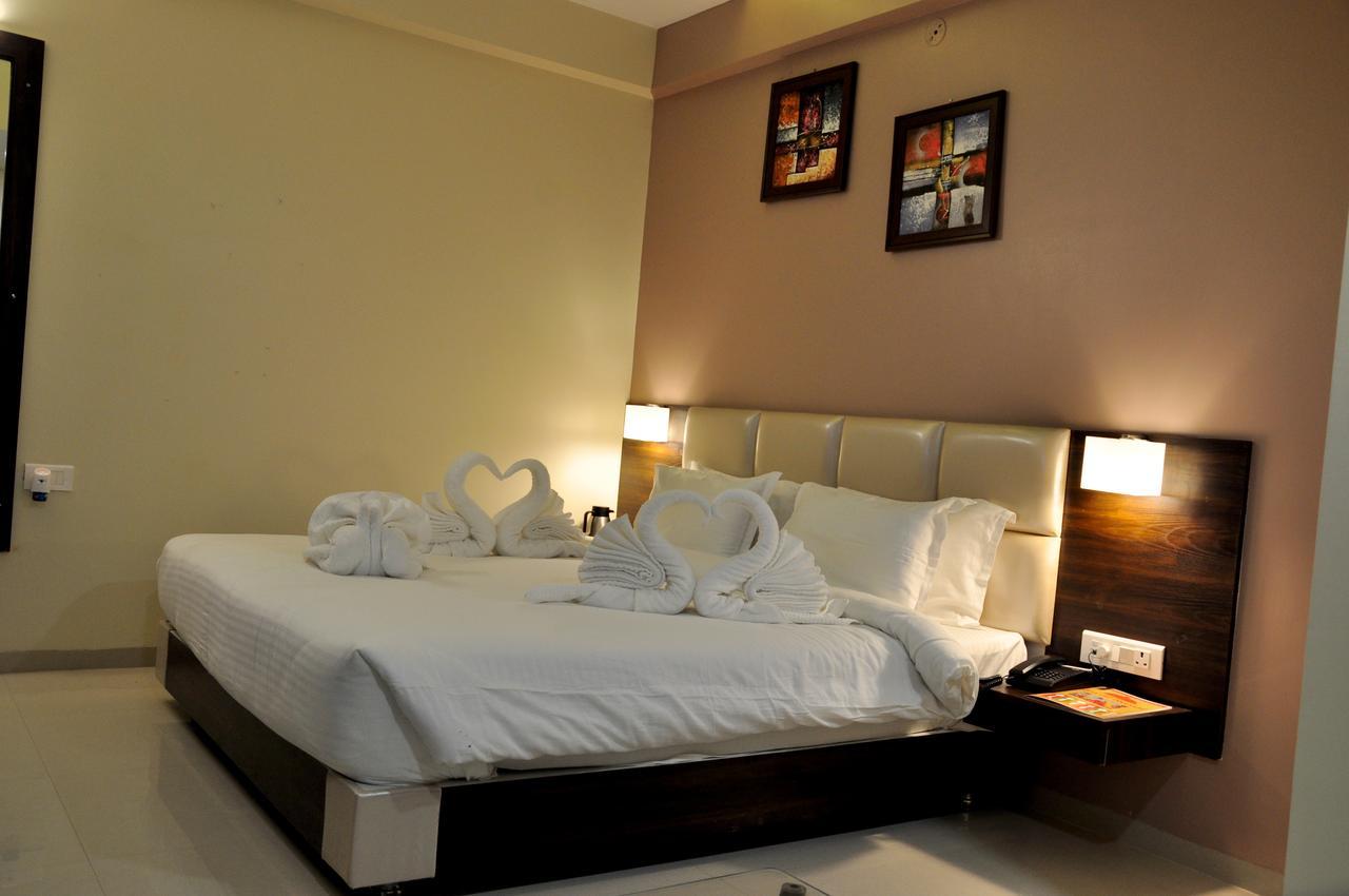 Royal Inn Khandwa Zewnętrze zdjęcie