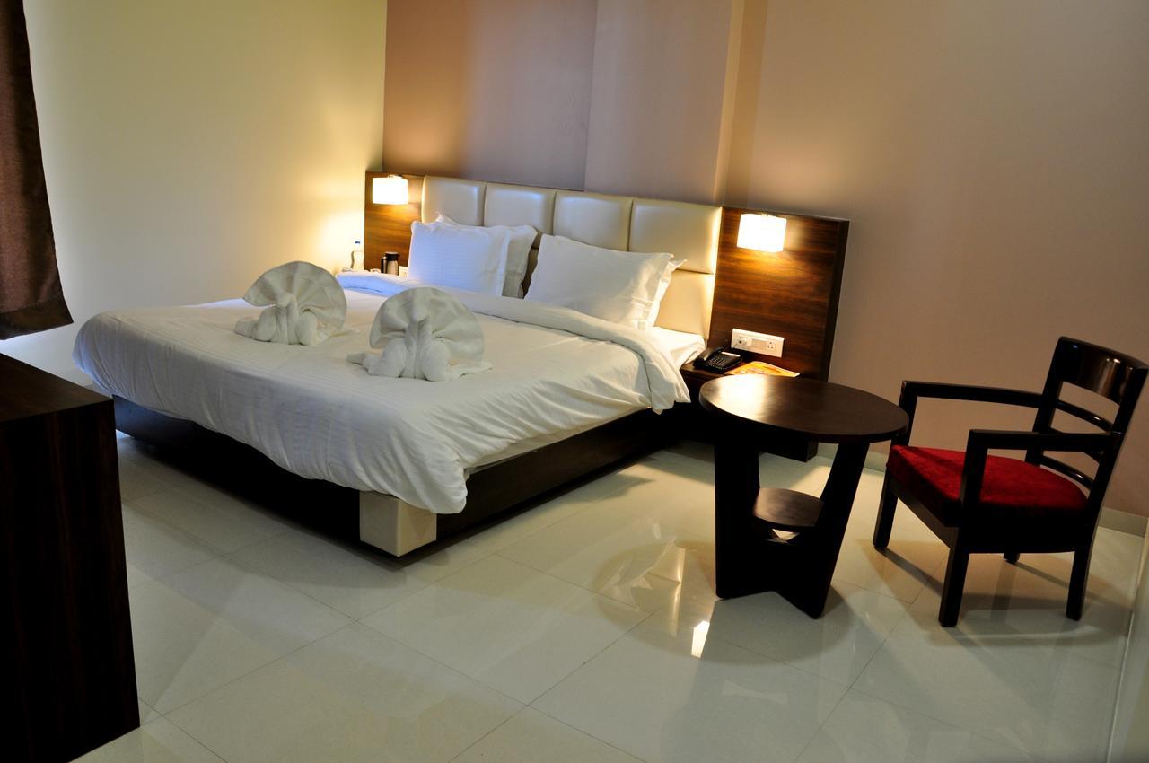 Royal Inn Khandwa Zewnętrze zdjęcie